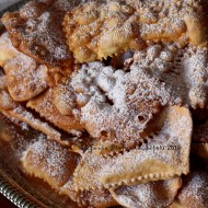 Chiacchiere – Lattughe – Frappe – Crostoli – Bugie – ricetta di Iginio Massari