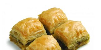 Baklava alle mandorle