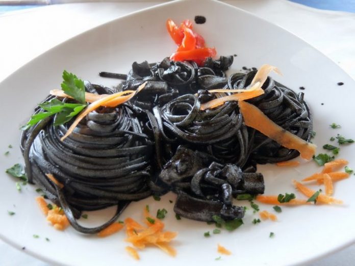 Linguine al nero di seppia