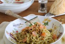 linguine al pesto di pistacchi e salmone