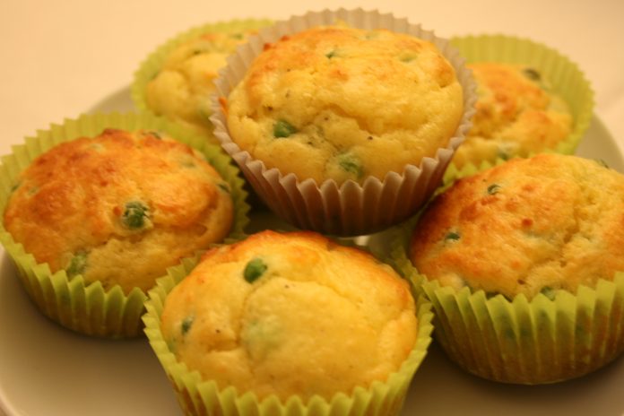 muffin con piselli e prosciutto