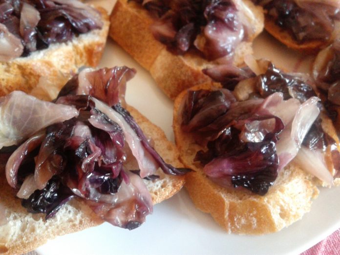 Bruschetta con radicchio