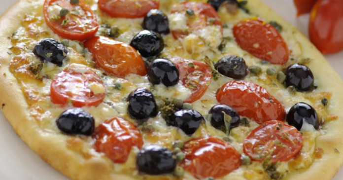 pizza con olive e capperi