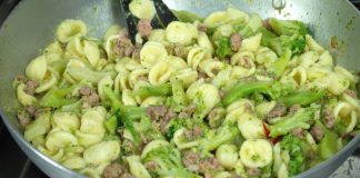 orecchiette broccoli e salsiccia