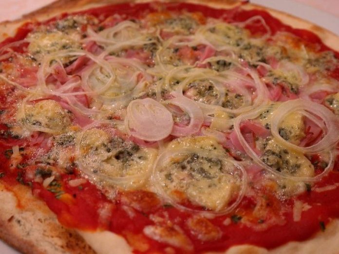 Pizza cipolle e gorgonzola