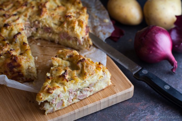 Sbriciolata di patate e salsiccia