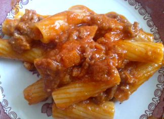 pasta con il ragù e la salsiccia